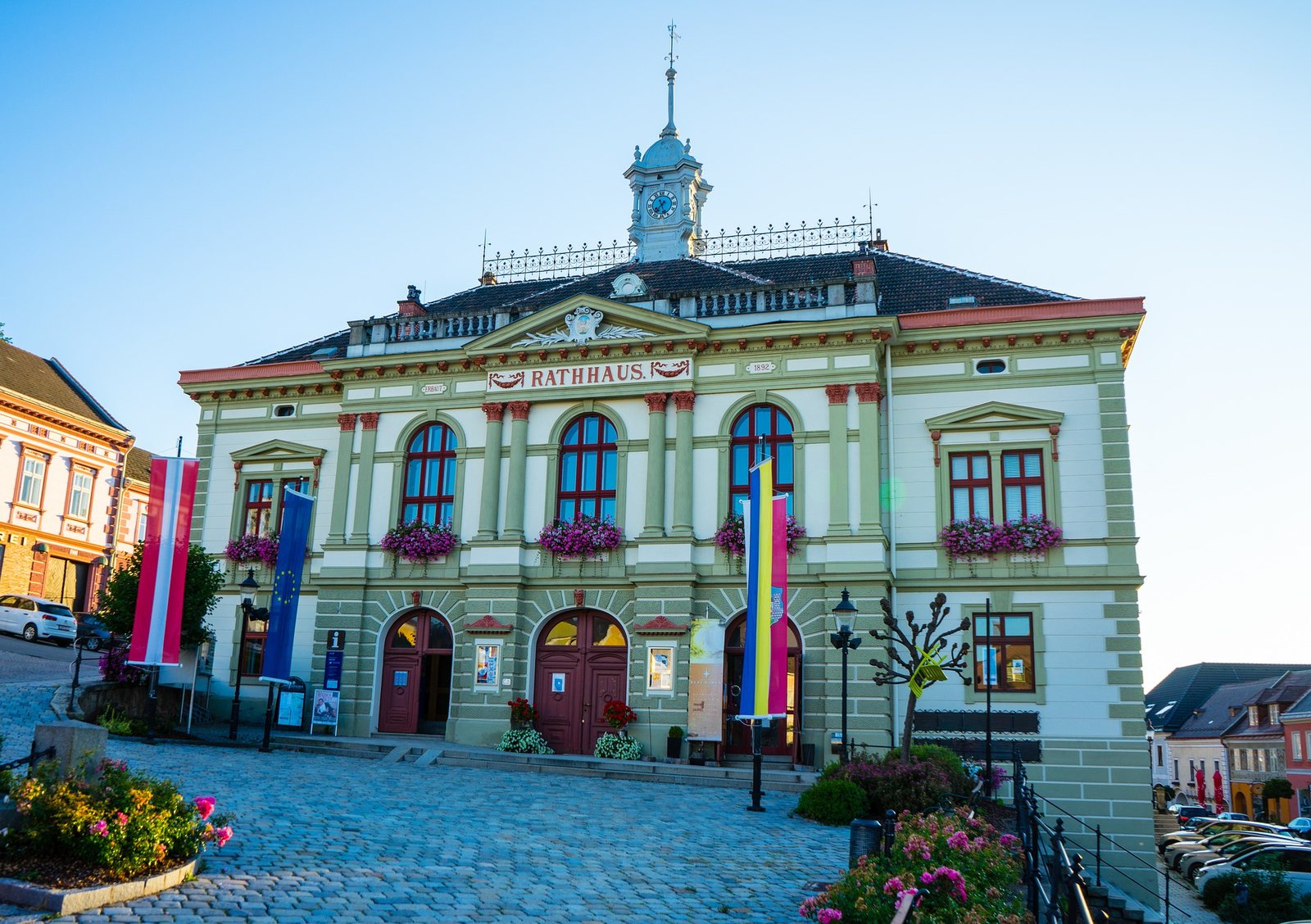 Klassische Stadtvilla in begehrter Lage — Wohnimmobilien in Top-Lagen